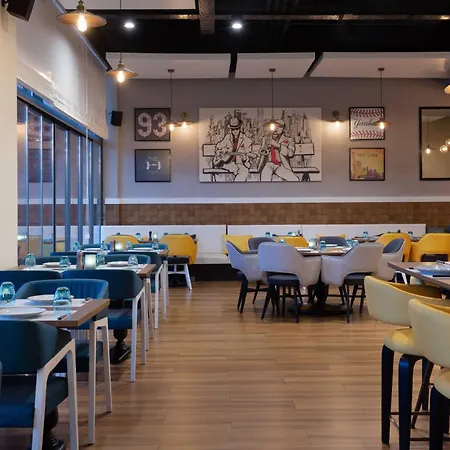 Courtyard By Marriott